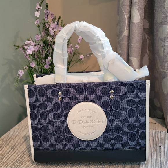 Coach Dempsey Carryall In Signature Jacquard With Coach Patch - Picture 4 of 14